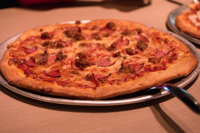 Sciarrino’s Pizza: Boardwalk-Style Pies in Wilmington